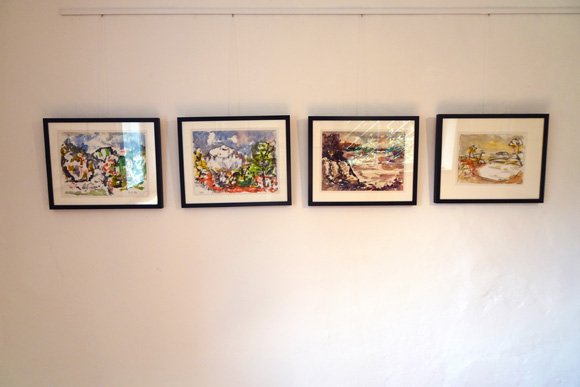 Blick in die Ausstellung Konrad Sommer: Gemälde und Aquarelle, eine späte Entdeckung 