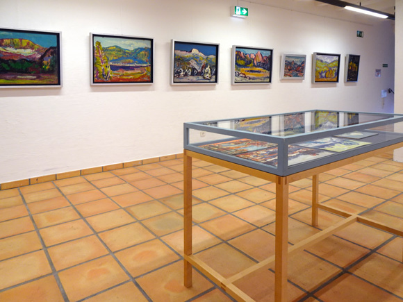 Blick in die Ausstellung Konrad Sommer: Gemälde und Aquarelle, eine späte Entdeckung 