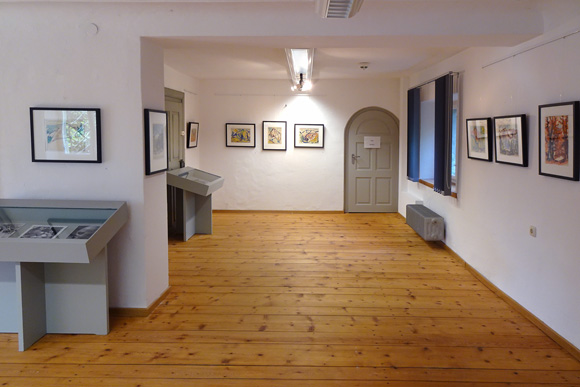 Blick in die Ausstellung Konrad Sommer: Gemälde und Aquarelle, eine späte Entdeckung 